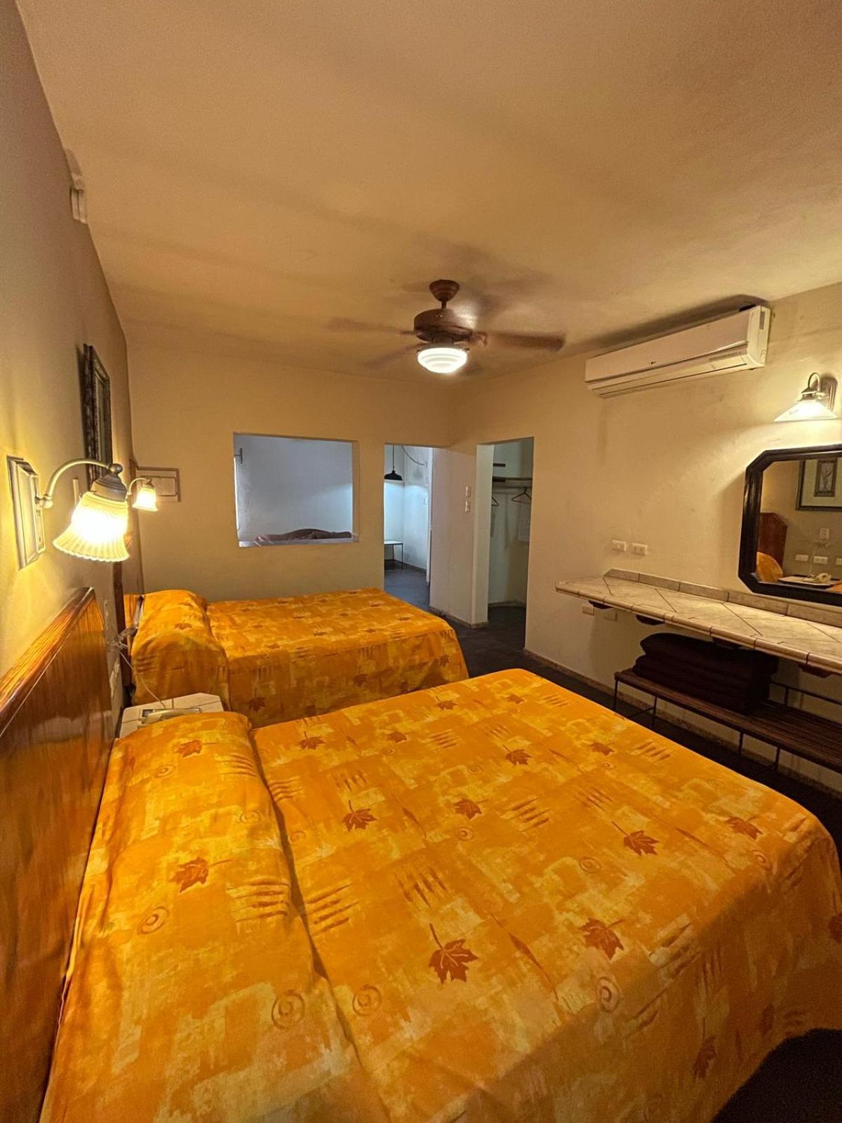 Hotel Suites Kino Hermosillo Exteriör bild