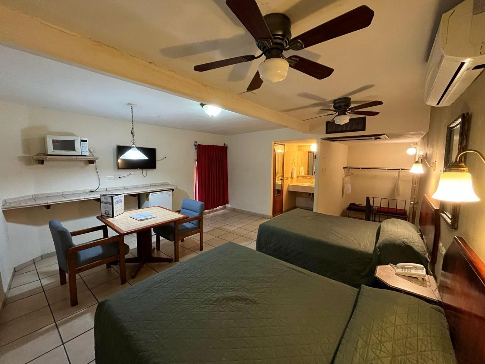 Hotel Suites Kino Hermosillo Exteriör bild